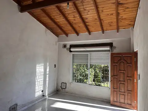 Casa en Venta en Paso del Rey, USD 99.900