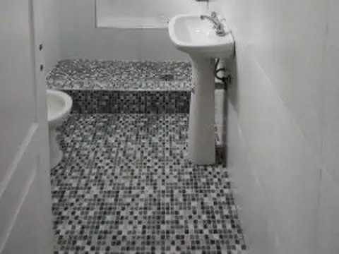 Excelente departamento de 3 ambientes en segundo piso interno
