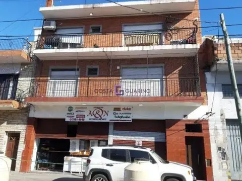 Excelente departamento de 3 ambientes en segundo piso interno