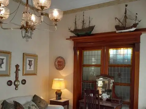 Casa 6 ambientes con 2 baños