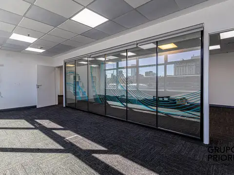 Oficina 8 ambientes con 2 baños