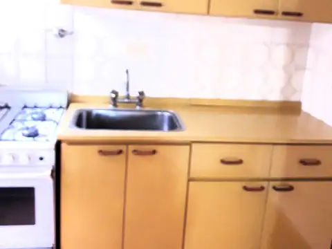 Monoambiente con cocina y lavadero separados. Bajas expensas
