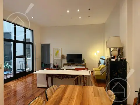 Departamento con patio en Recoleta