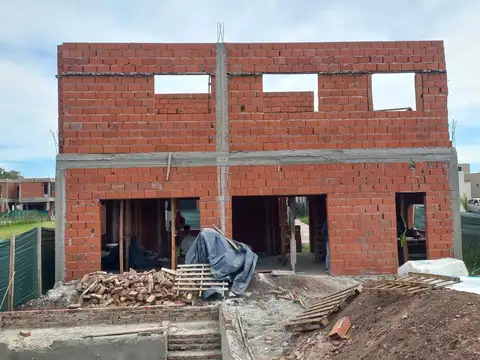 A ESTRENAR CASA BARRIO PRIVADO EL ALJIBE