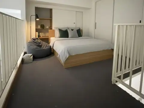 Monoambiente con entre piso