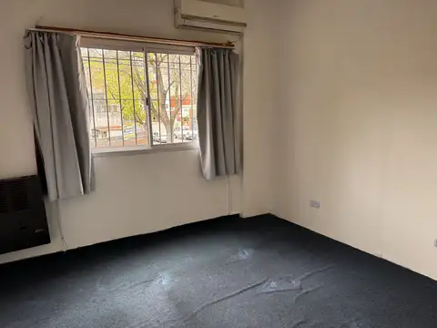Depto Tipo Casa en Alquiler en Parque Chacabuco, $ 1.100.000