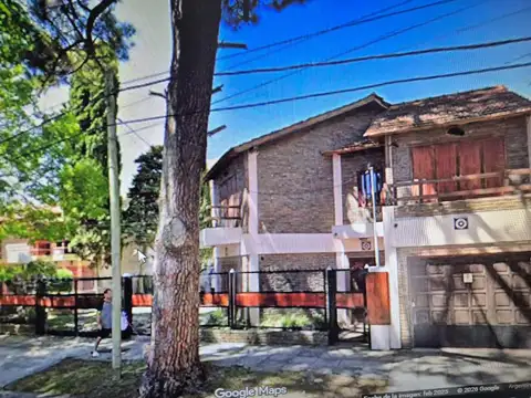 DUPLEX 3 AMBIENTES 4 C. DE LA PLAYA CON COCHERA Y PATIO