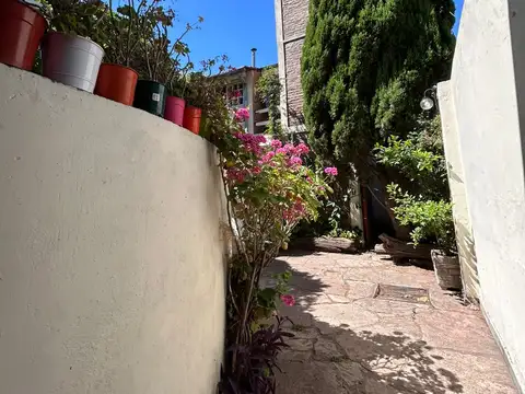 Depto Tipo Casa en Alquiler de 2 ambientes