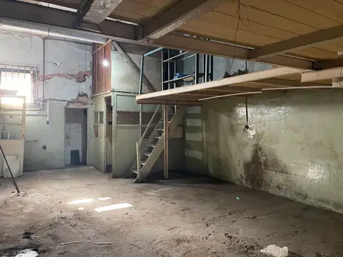 DEPOSITO EN PLANTA BAJA AL CONTRA FRENTE RAMOS MEJIA