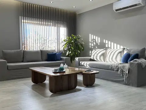 Casa 6 ambientes con 3 baños