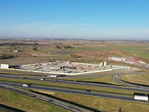 Venta - 6 Hectáreas sobre Aut. Rosario-Bs Aires