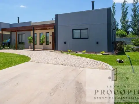 Casa 4 ambientes en venta en Prados del Oeste