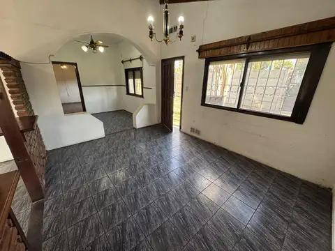 Casa en Alquiler en Rafael Calzada, $ 600.000