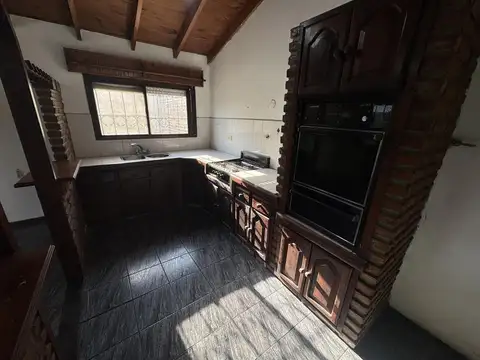 Casa 2 ambientes con 1 baño