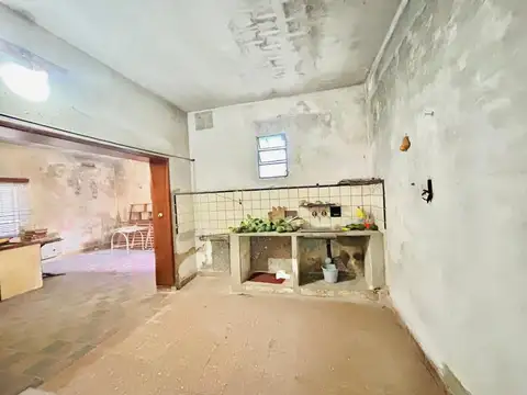 Casa 5 ambientes con 2 baños