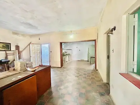 CASA 5 AMBIENTES EN VENTA EN LOMAS DE ZAMORA A RECICLAR!