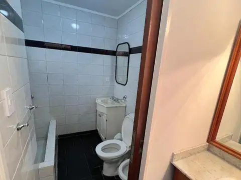 Depto Tipo Casa en Alquiler de 5 ambientes
