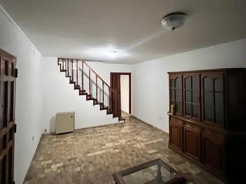 Depto Tipo Casa 5 ambientes con 1 baño