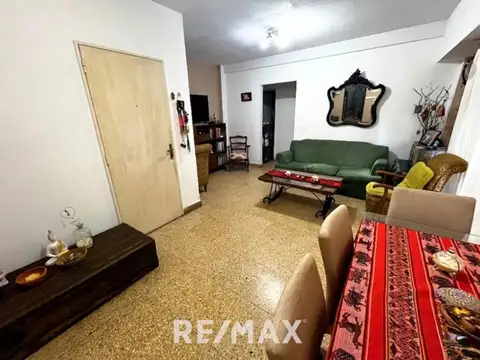 Venta Depto. 4 amb. con balcón Villa Ballester