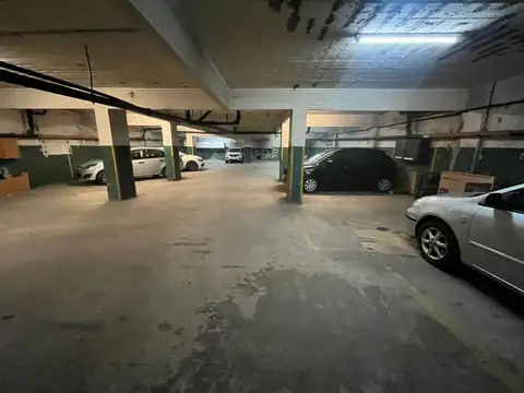 VENTA DE COCHERA EN PLANTA BAJA DE FACIL ACCESO, PLAZA COLON