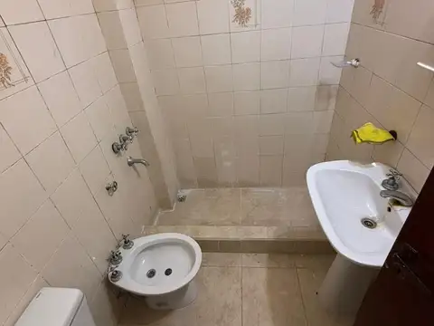Venta departamento luminoso en Congreso - monoambiente sobre Av. Rivadavia