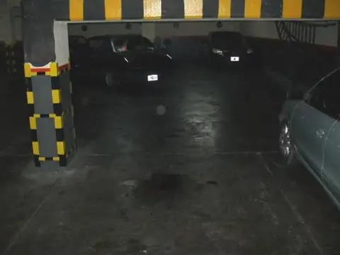 Cochera | URIBURU, JOSE EVARISTO CORREA al 400