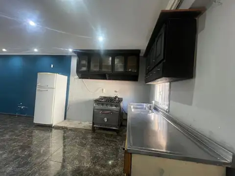Casa 2 ambientes con 1 baño