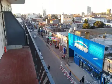 Pilar Centro Depto 2 Amb! Cochera Y Balcón! A Mts Plaza!