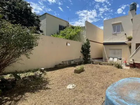Alq. Camarones 5600 - Casa 3amb c/fondo libre - Versalles - Loiacono Propiedades