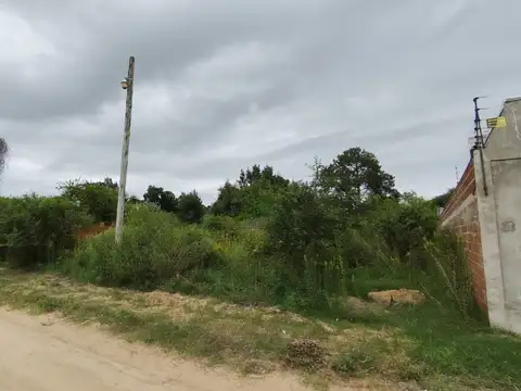 Terreno en venta colastine calle mocovi lado este