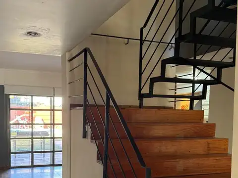 Casa 7 ambientes con 3 baños
