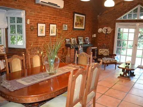 Casa en venta 5 ambientes con parrilla y pileta en Ing. Maschwitz Escobar