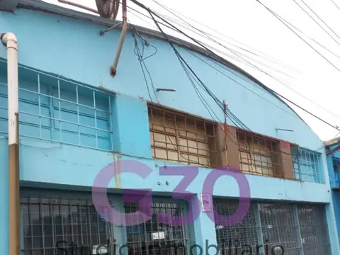 Amplio galpón en alquiler