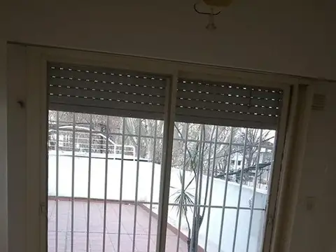 DEPARTAMENTO DOS DORMITORIOS EN PLANTA ALTA. APTO OFICINA
