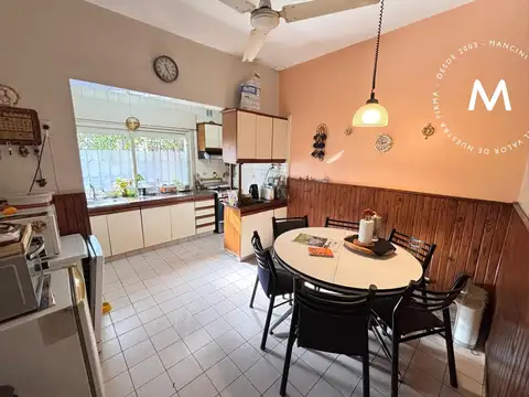Casa en venta de 5 ambientes con cochera, terraza y parrilla - Villa Urquiza
