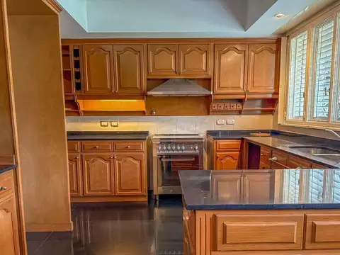 Casa en Alquiler de 5 dormitorios