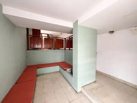 CASA 4 DOMITORIOS VENTA LA PLATA PARQUE Y PILETA