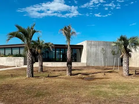 Terreno en Venta en Funes, USD 220.000