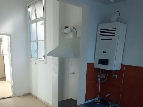 3 Ambientes Amplio y Luminoso con Patio – 2° Piso por Escale