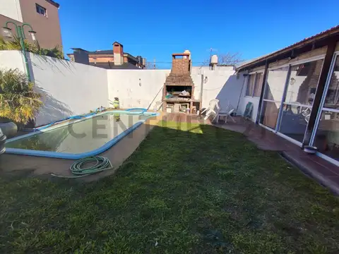 143 e/ 60 y 61 – La Plata - PH en Venta – 1 dormitorio amplio con posibilidad de dividirlo.