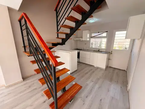 DUPLEX 2 DORMITORIOS, PATIO Y POTENCIAL AMPLIACION