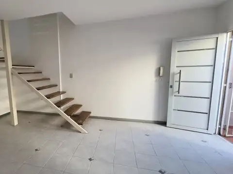 Depto Tipo Casa 3 ambientes con 1 baño