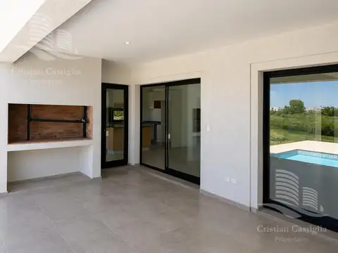 Casa en Alquiler en El Cantón - Barrio Golf, USD 2.300