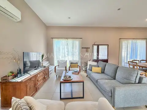 Casa en Venta en Moreno, USD 335.000