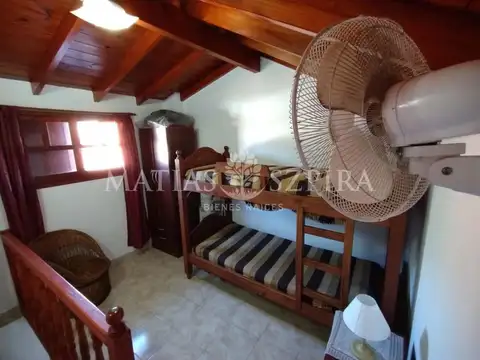 Casa 4 ambientes con 2 baños