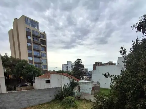 Av Fortunato De La Plaza 1800