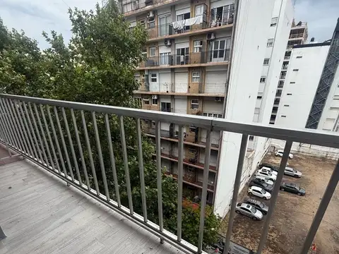 VENTA Departamento 1 ambiente reciclado con balcón en zona Paseo Aldrey, Mar del Plata