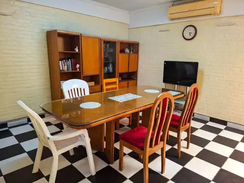 Casa 6 ambientes con 3 baños