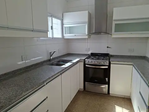 Depto Tipo Casa en Venta con 1 cocheras