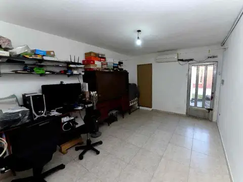 Casa 3 ambientes en venta 9 Abril + departamento